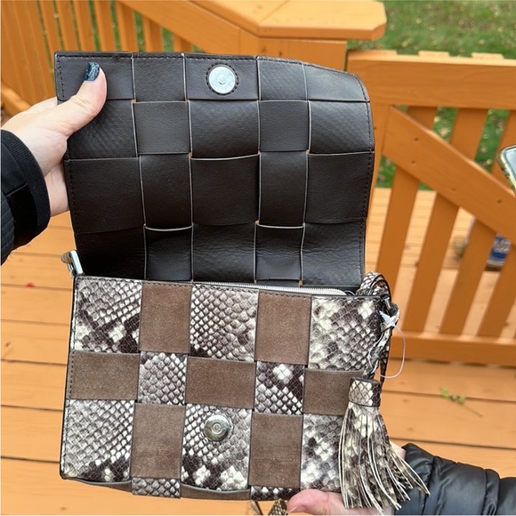 Michael Michael Kors Vivian Woven Medium Messenger - Picture 12 of 15